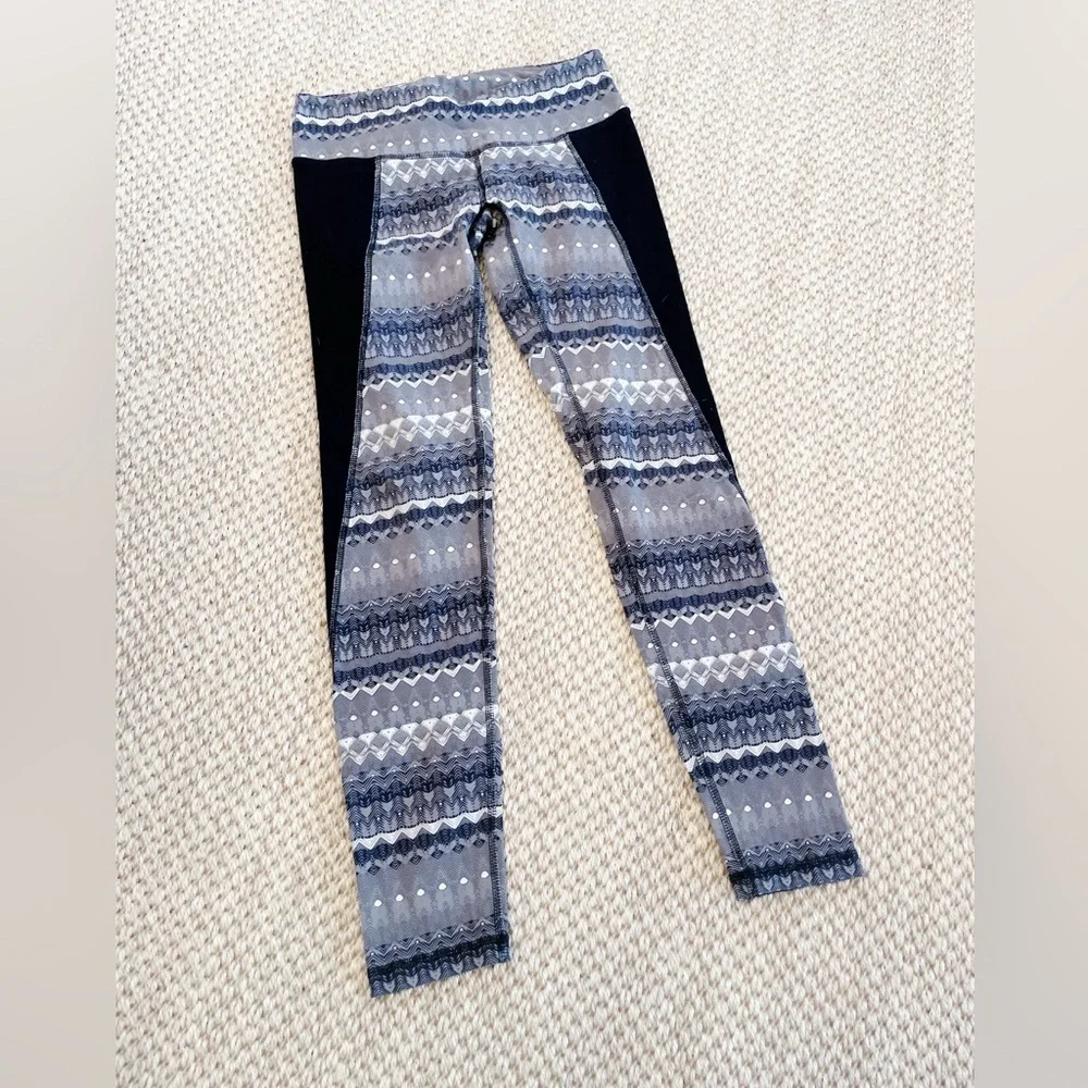 Alo Womens Yoga Performance Leggings Illusion 3 Tribal Print Gray Black Size S